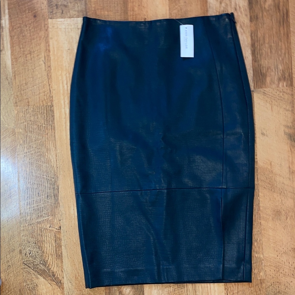 Anne Taylor Factory Elegant Slit Pencil Skirt Size 2